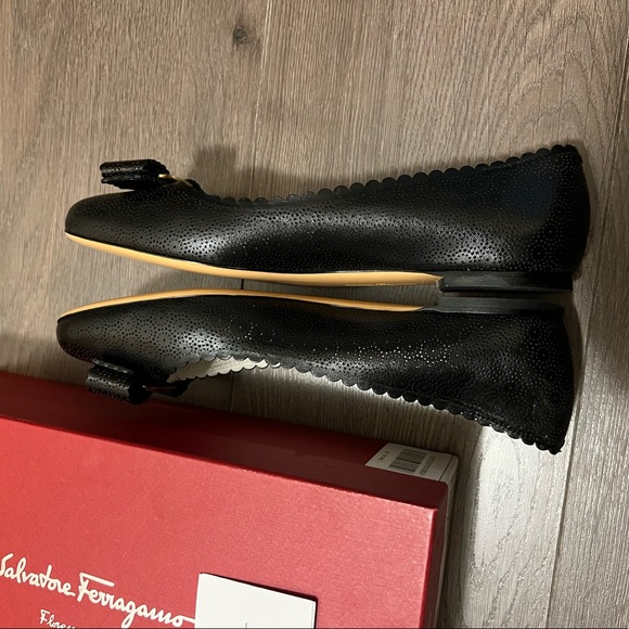 Salvatore Ferragamo Varina Black Leather Bow Buckle Size 8 Ballet Flats Shoes - Picture 5 of 10